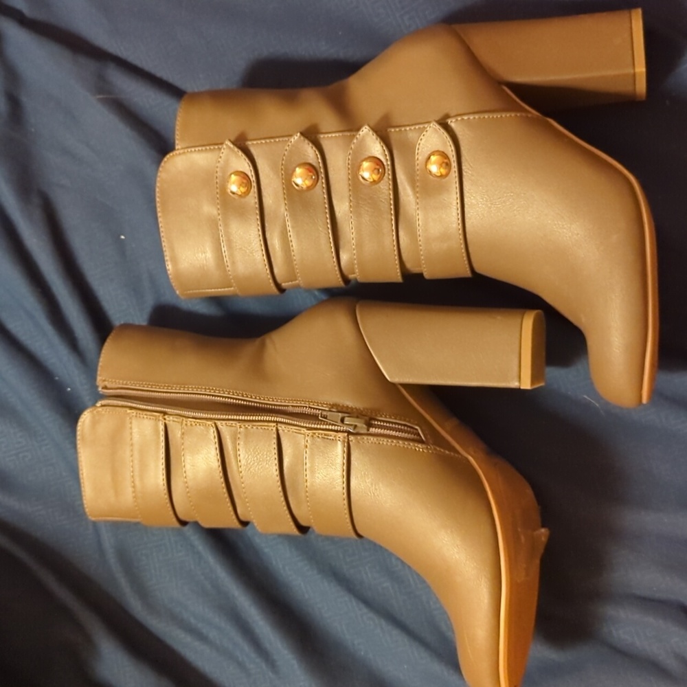 Bamboo heeled boots NWOB